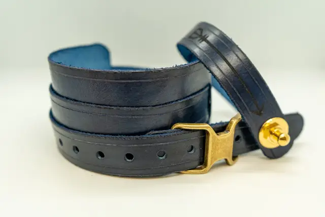 Blue Electric Guitar Strap, handmade by Lander Leather